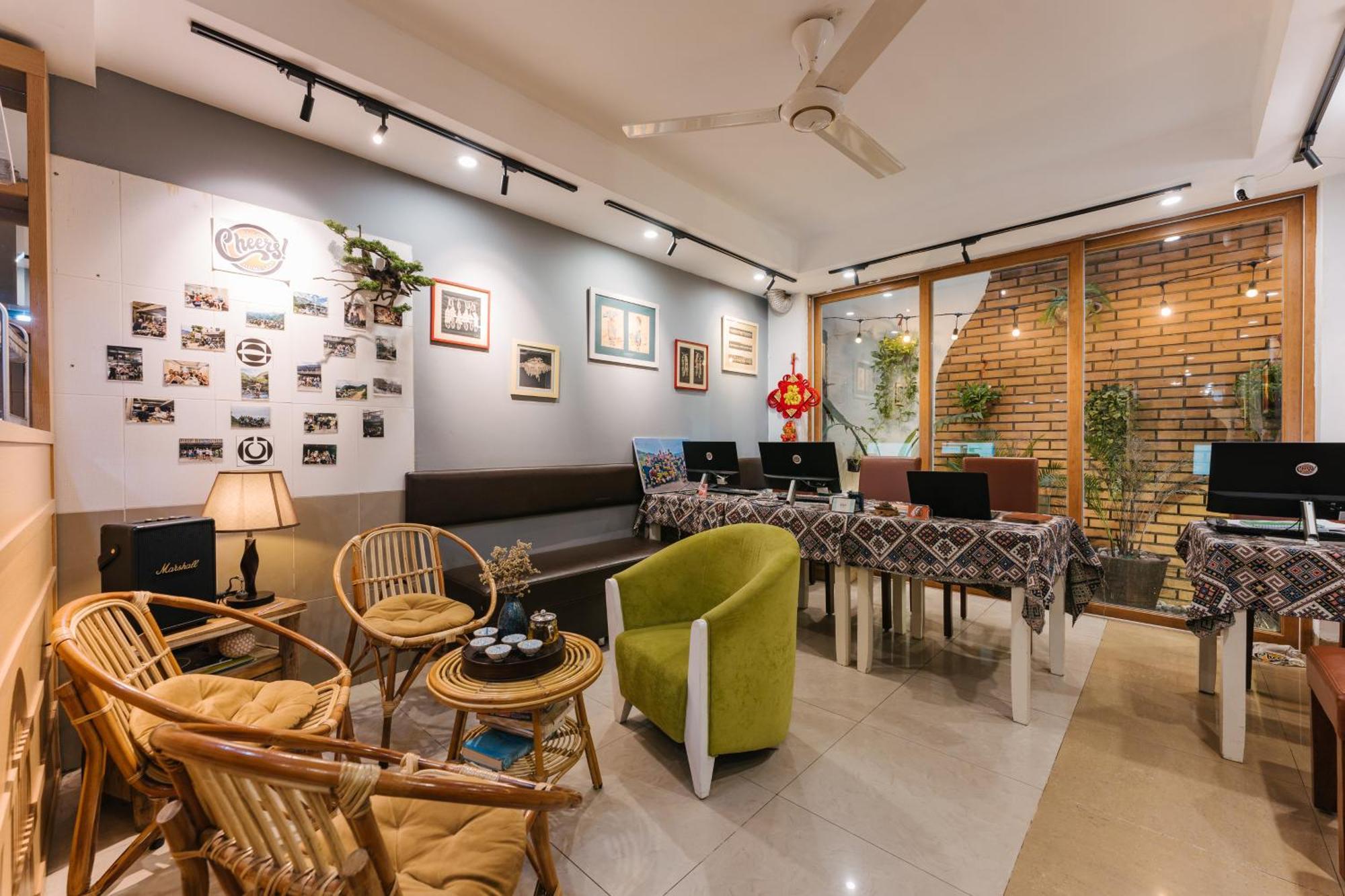 Cheers Hostel Ханой Экстерьер фото